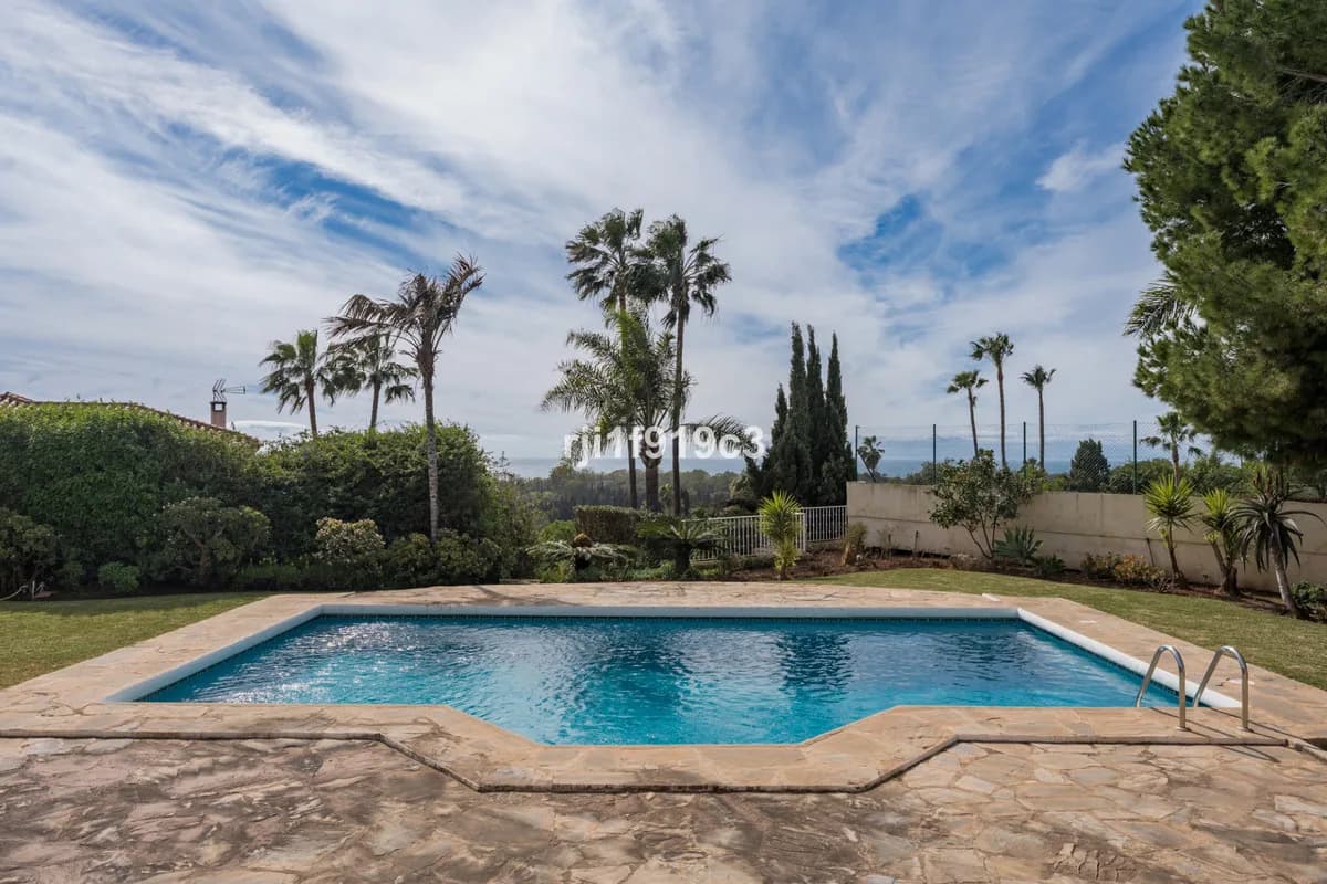 5 Bedroom Detached Villa for Sale in Elviria, Málaga - Image 2