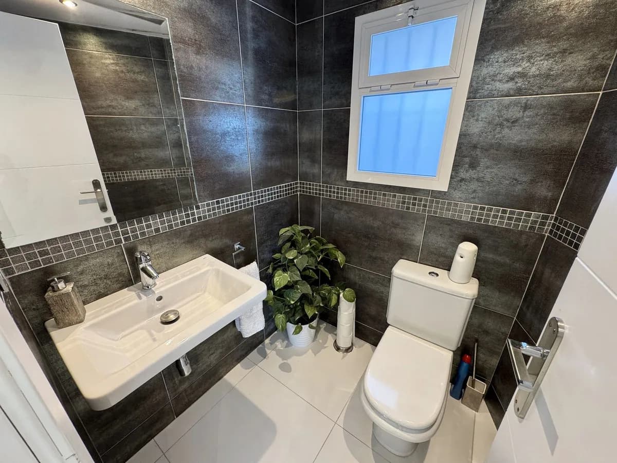 5 Bedroom Detached Villa for Sale in Calahonda, Málaga - Image 8