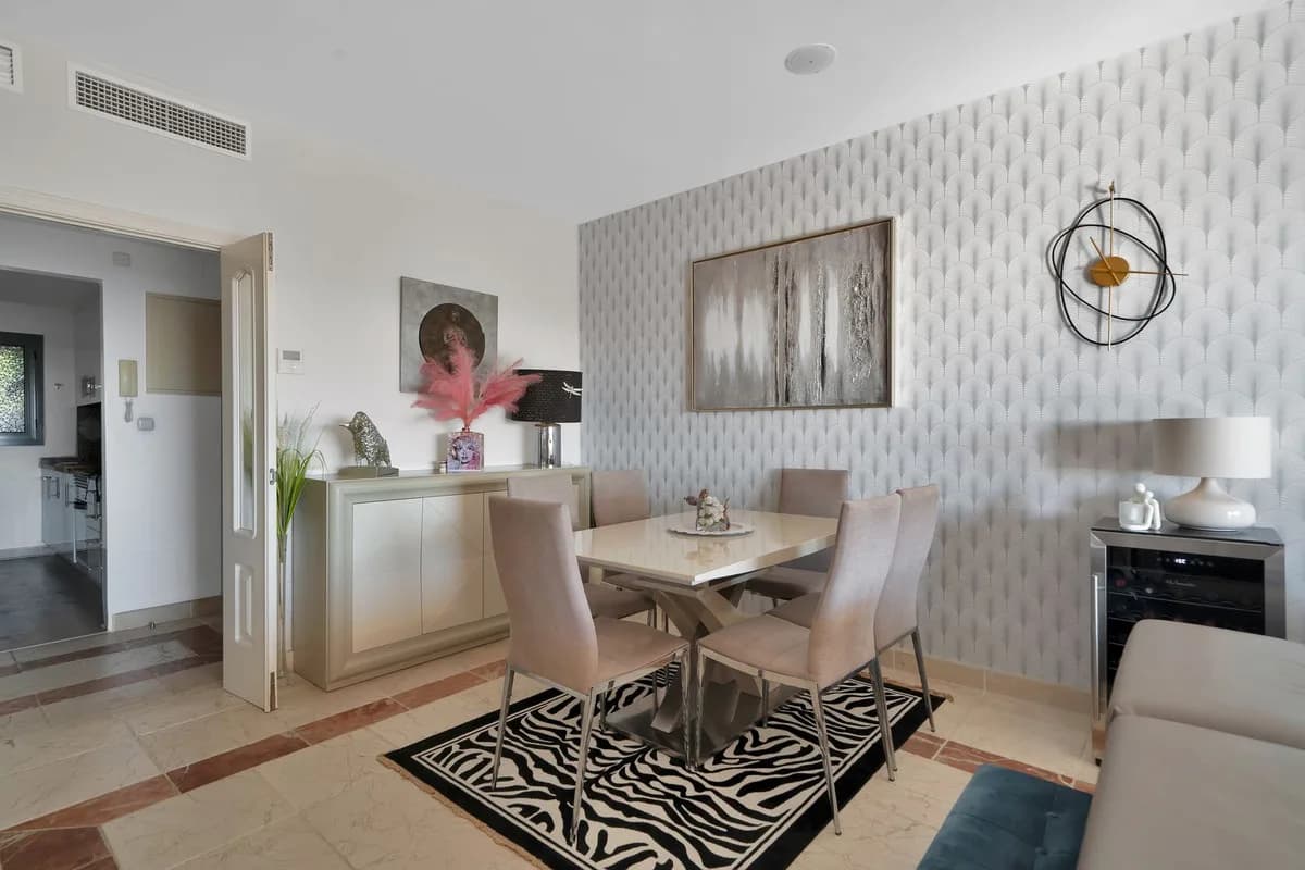 2 Bedroom Middle Floor Apartment for Sale in Atalaya, Málaga - Image 9