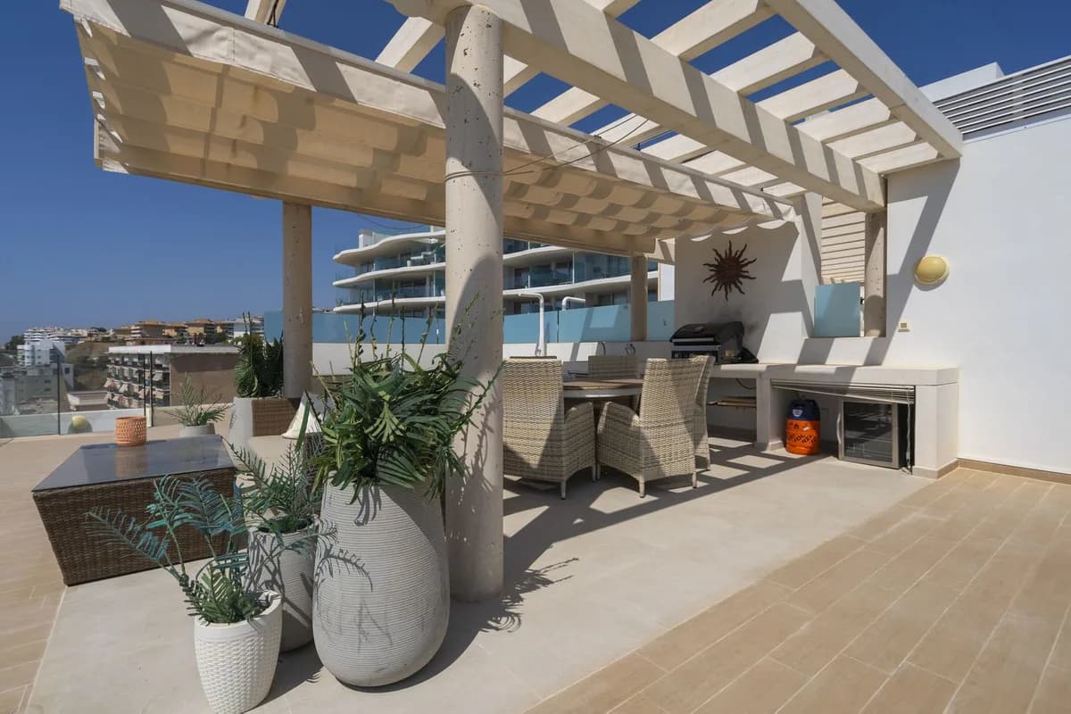 2 Bedroom Penthouse for Sale in Fuengirola, Málaga - Image 4