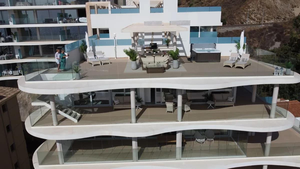 2 Bedroom Penthouse for Sale in Fuengirola, Málaga - Image 8
