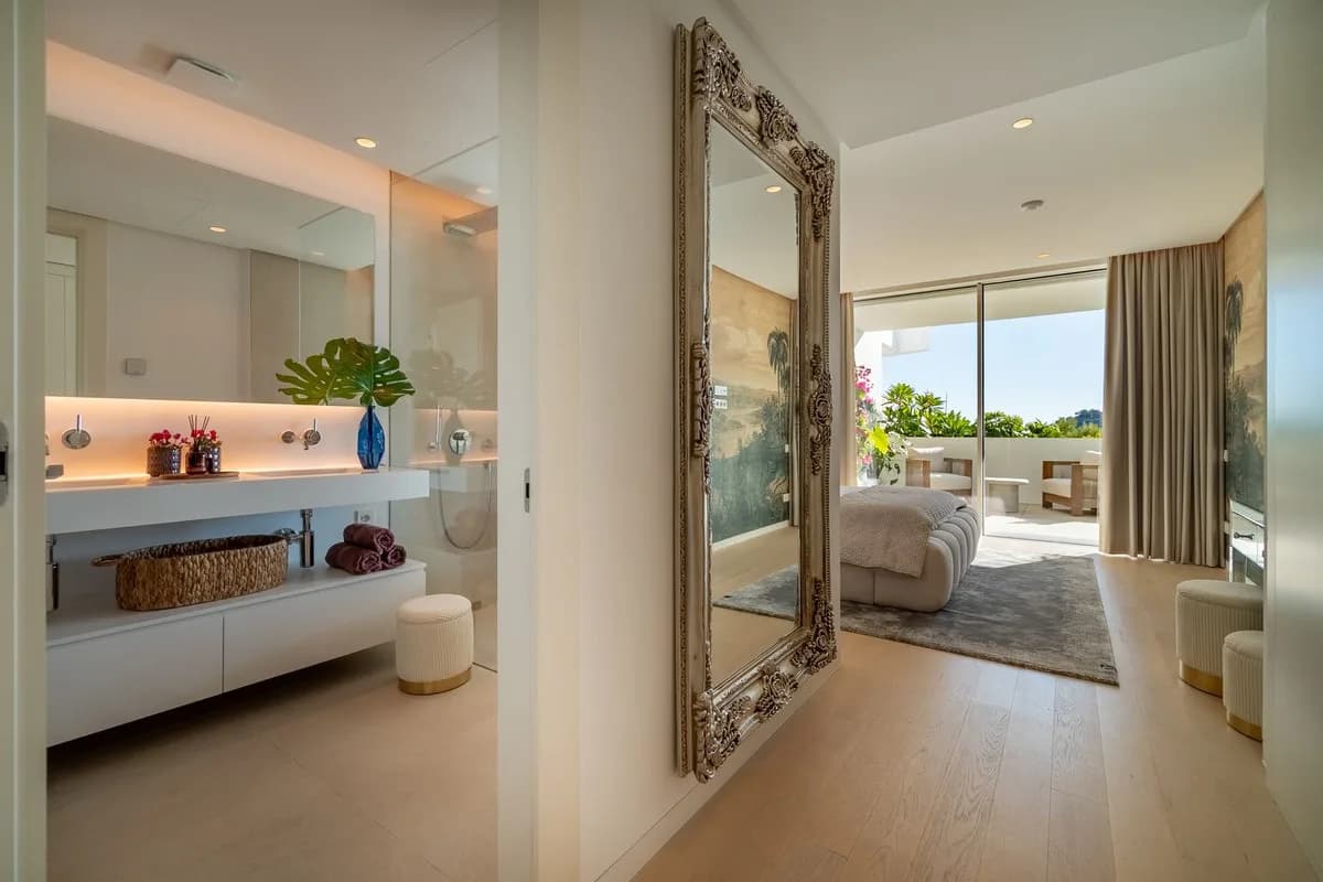 3 Bedroom Middle Floor Apartment for Sale in Ojén, Málaga - Image 9