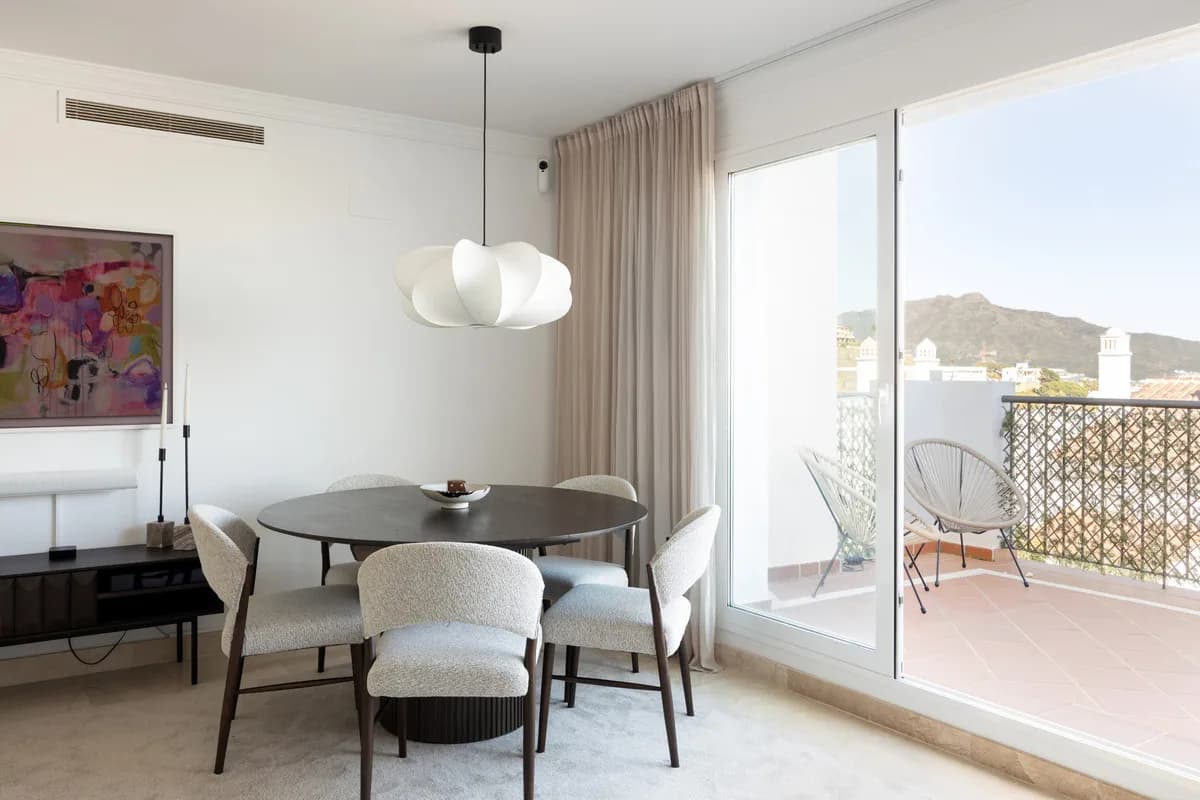 3 Bedroom Penthouse for Sale in El Paraiso, Málaga - Image 7