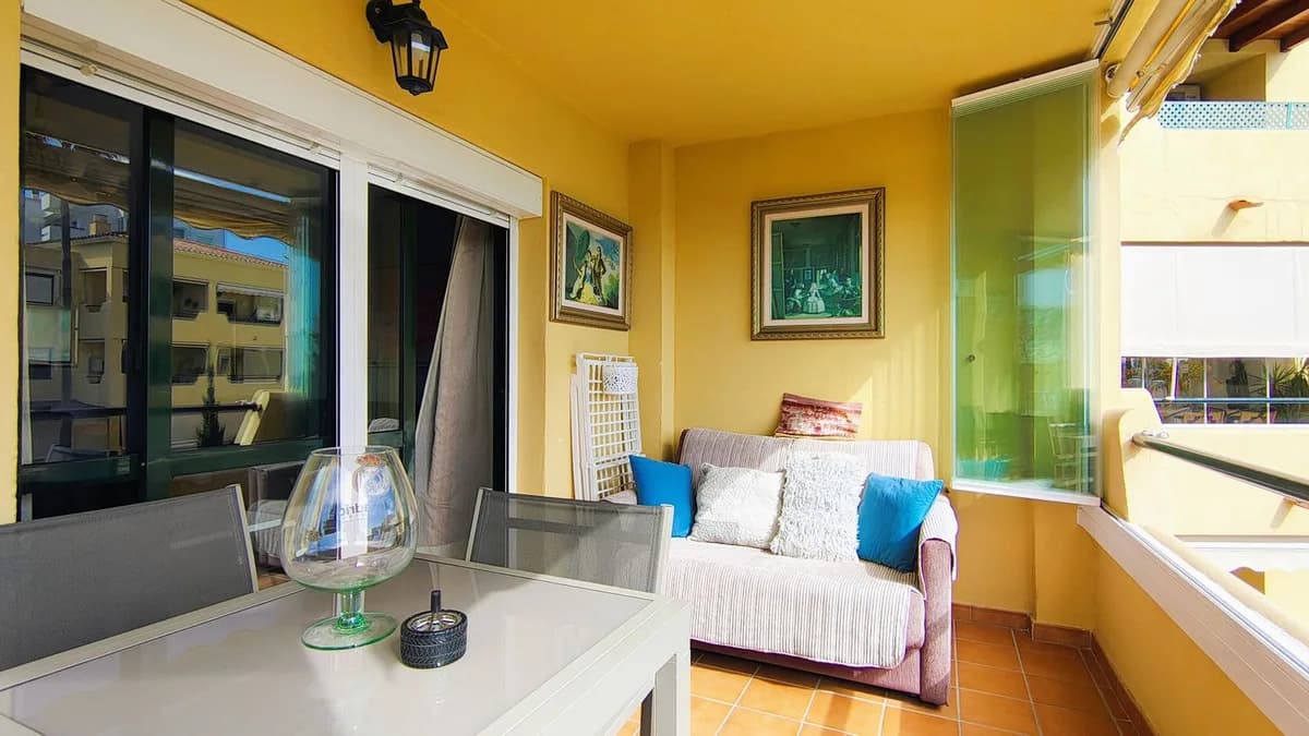 2 Bedroom Top Floor Apartment for Sale in Marbella, Málaga - Image 4