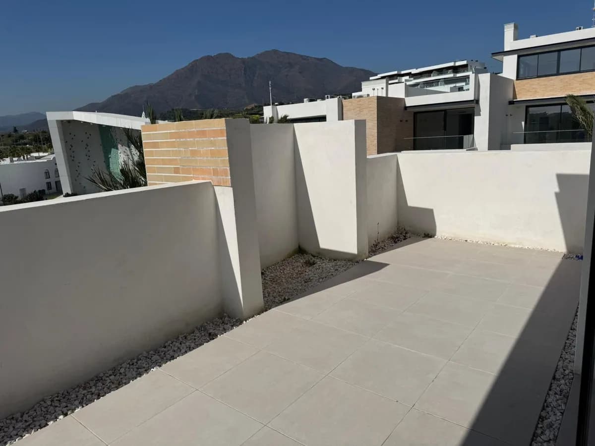 2 Bedroom Penthouse for Sale in Estepona, Málaga - Image 8
