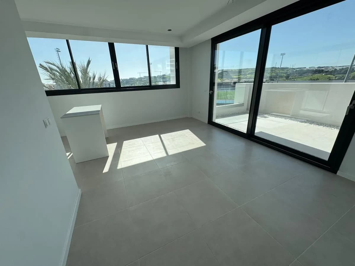 2 Bedroom Penthouse for Sale in Estepona, Málaga - Image 2