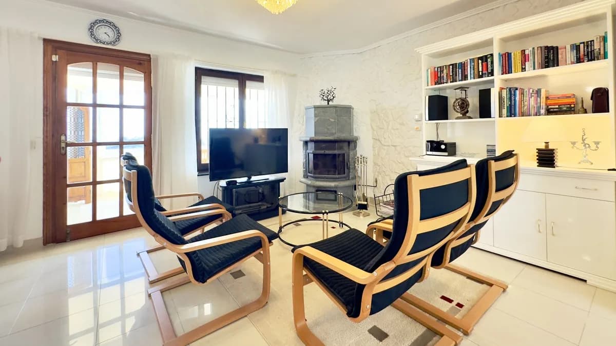 4 Bedroom Detached Villa for Sale in Mijas, Málaga - Image 9
