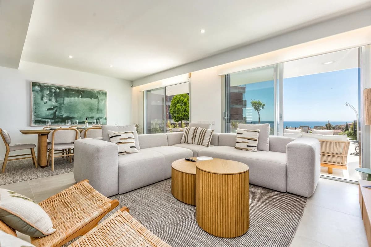 4 Bedroom Townhouse for Sale in Estepona, Málaga - Image 2