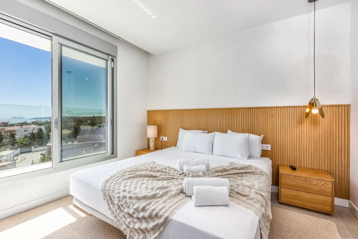 4 Bedroom Townhouse for Sale in Estepona, Málaga - Image 5