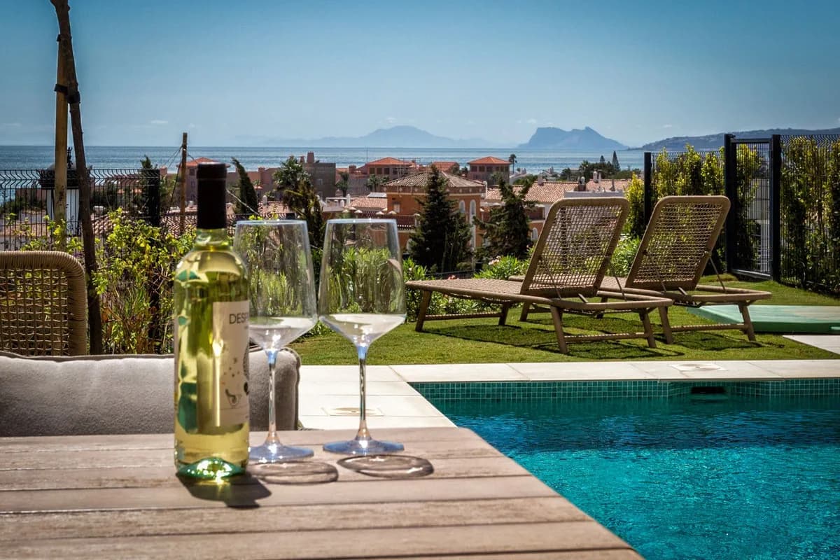 4 Bedroom Townhouse for Sale in Estepona, Málaga - Image 6