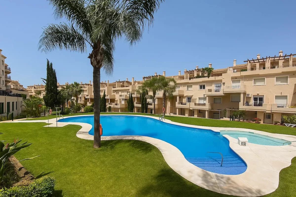 2 Bedroom Ground Floor Apartment for Sale in La Duquesa, Málaga