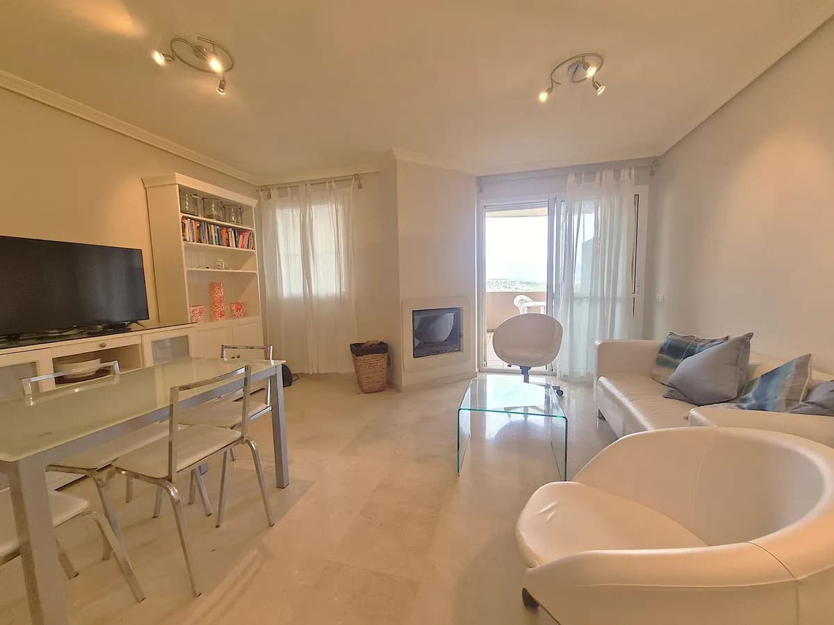 2 Bedroom Ground Floor Apartment for Sale in La Duquesa, Málaga - Image 2