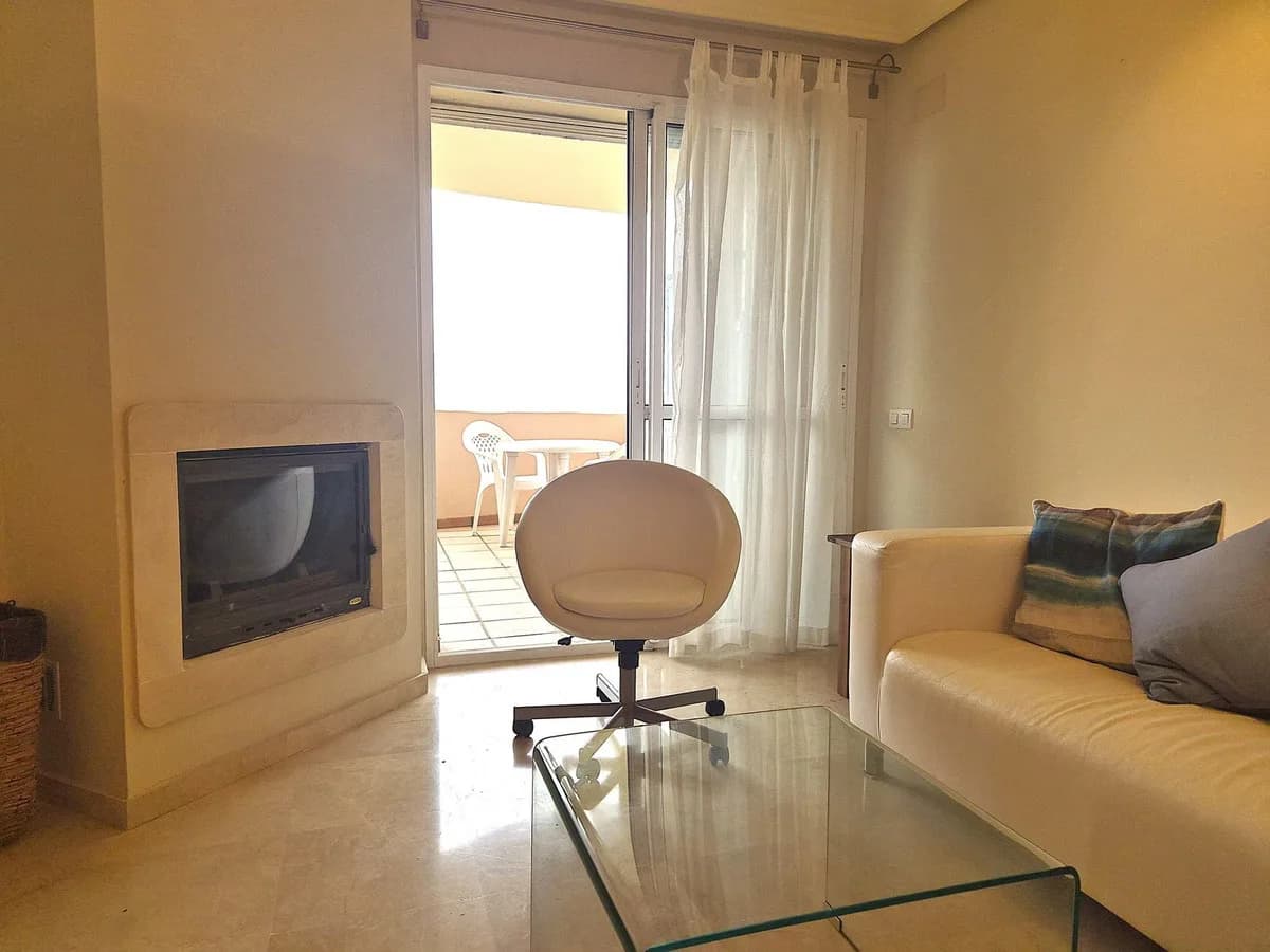 2 Bedroom Ground Floor Apartment for Sale in La Duquesa, Málaga - Image 4