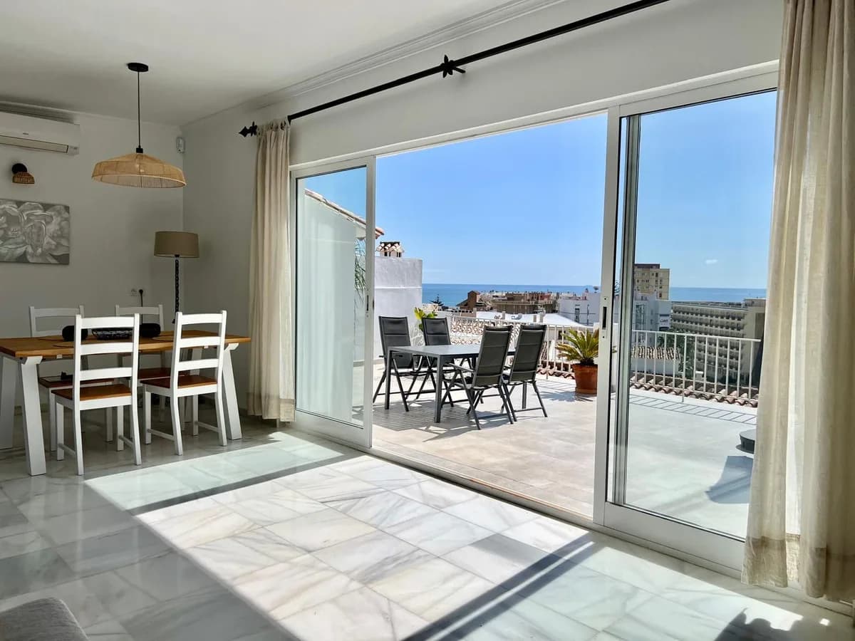 4 Bedroom Detached Villa for Sale in Torreblanca, Málaga - Image 2
