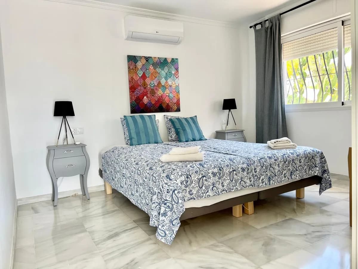 4 Bedroom Detached Villa for Sale in Torreblanca, Málaga - Image 8