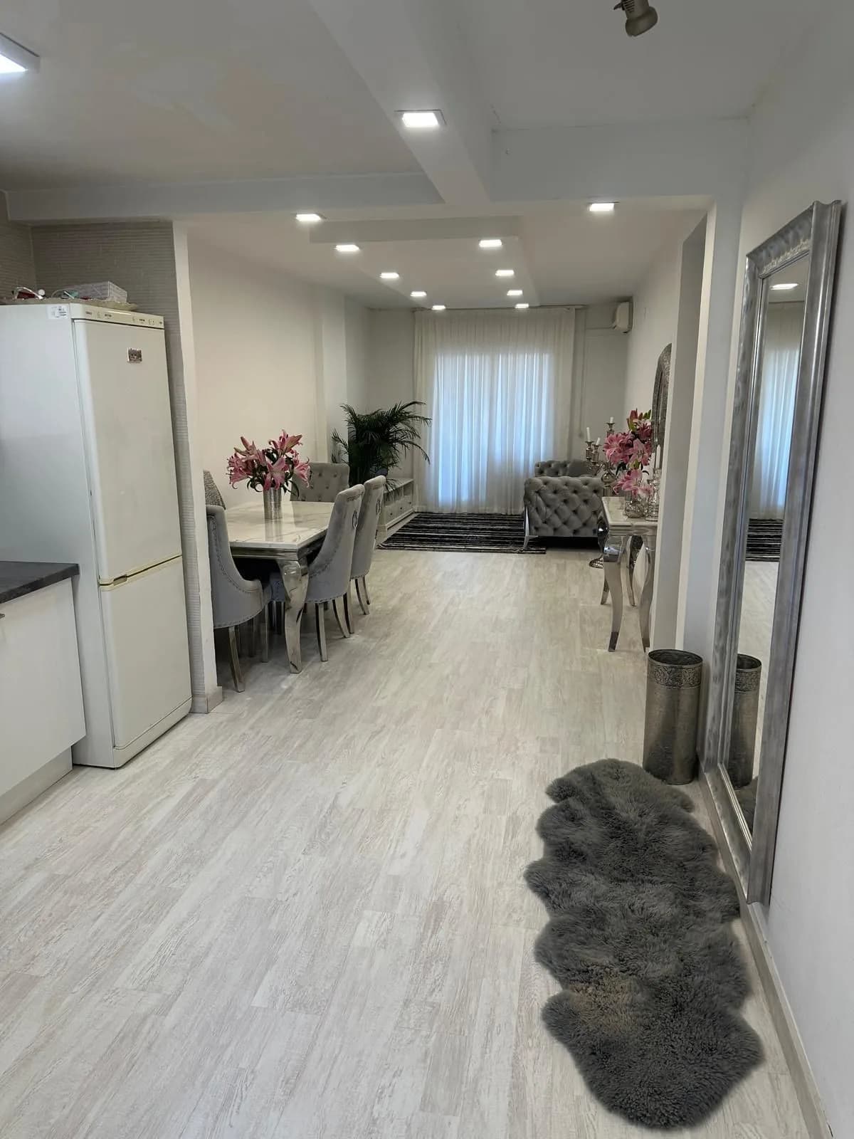 2 Bedroom Middle Floor Apartment for Sale in Torrequebrada, Málaga - Image 5