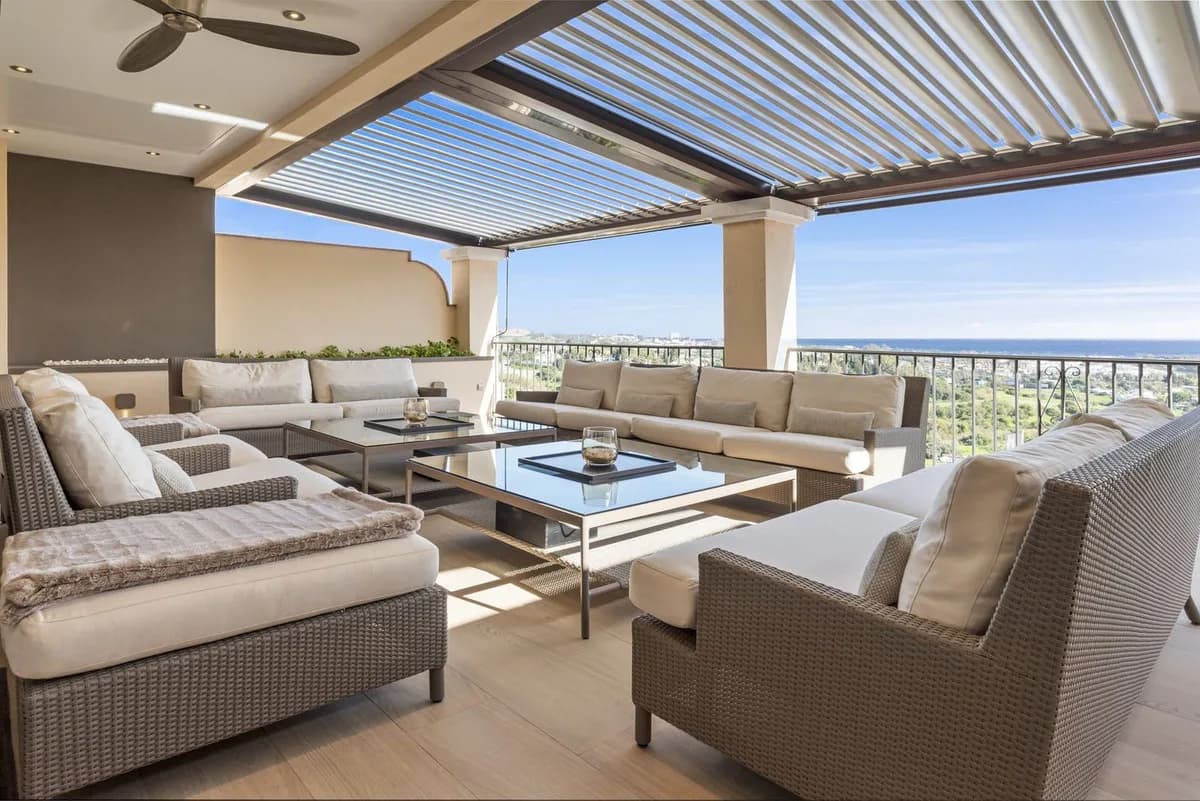 4 Bedroom Penthouse Duplex for Sale in Benahavís, Málaga