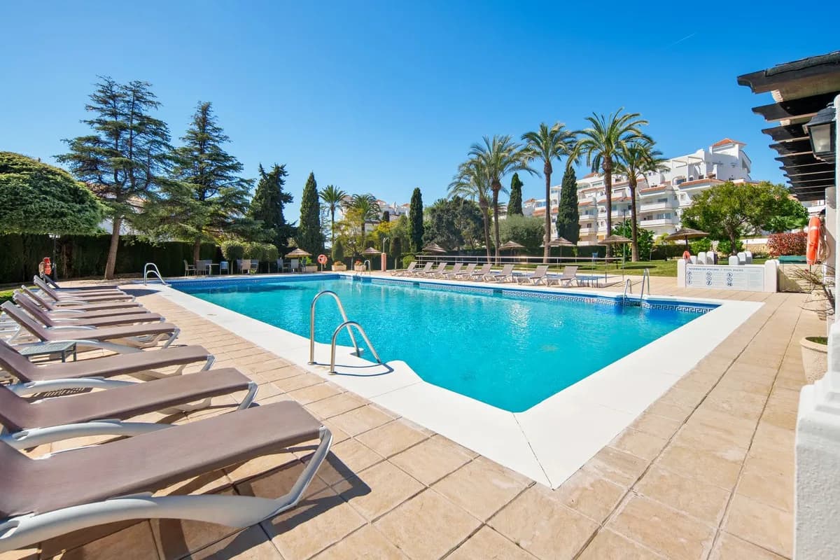 3 Bedroom Ground Floor Apartment for Sale in Nueva Andalucía, Málaga - Image 3