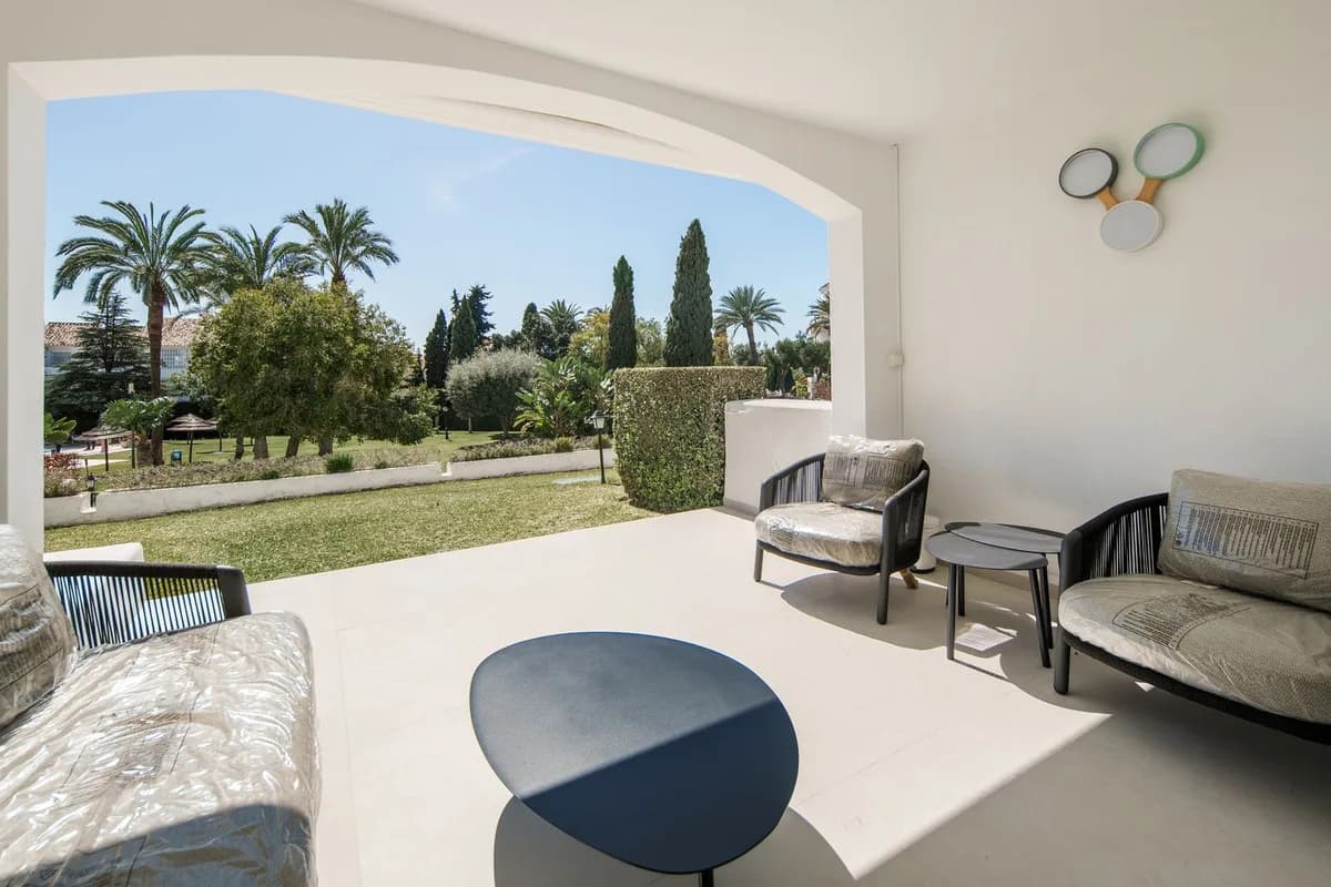 3 Bedroom Ground Floor Apartment for Sale in Nueva Andalucía, Málaga - Image 5
