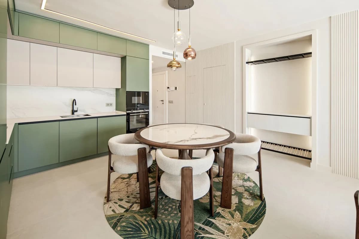 3 Bedroom Ground Floor Apartment for Sale in Nueva Andalucía, Málaga - Image 8