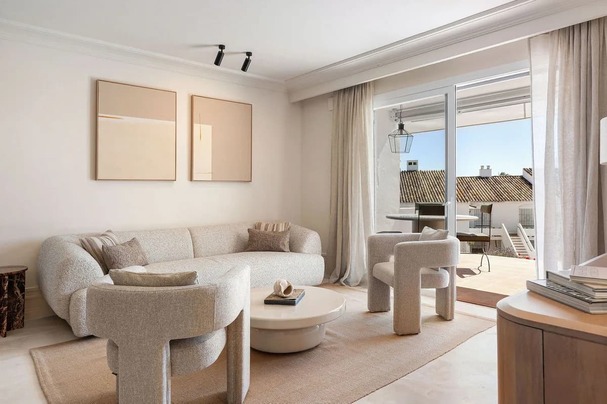 3 Bedroom Ground Floor Apartment for Sale in Nueva Andalucía, Málaga - Image 4