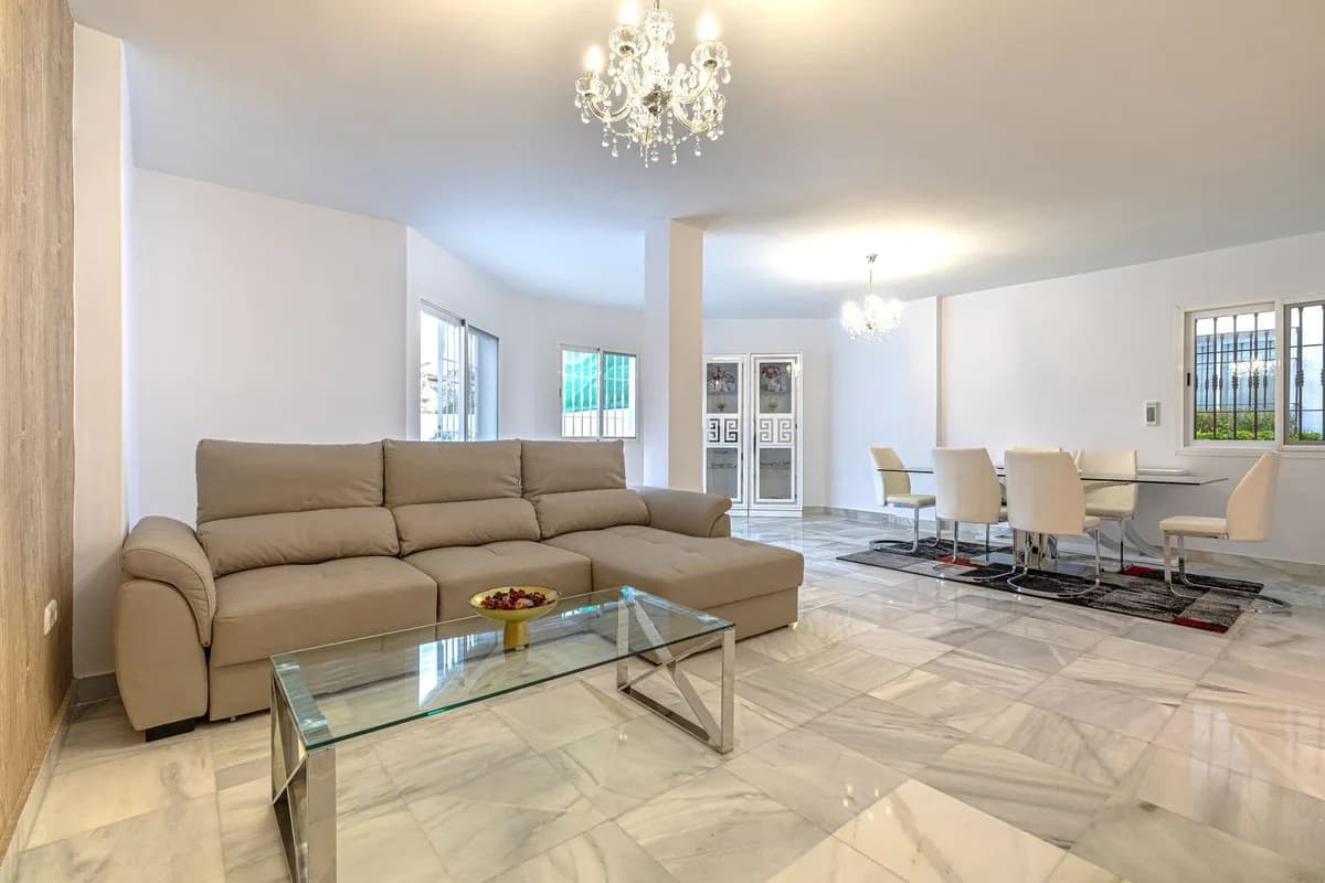 3 Bedroom Townhouse for Sale in Nueva Andalucía, Málaga - Image 2