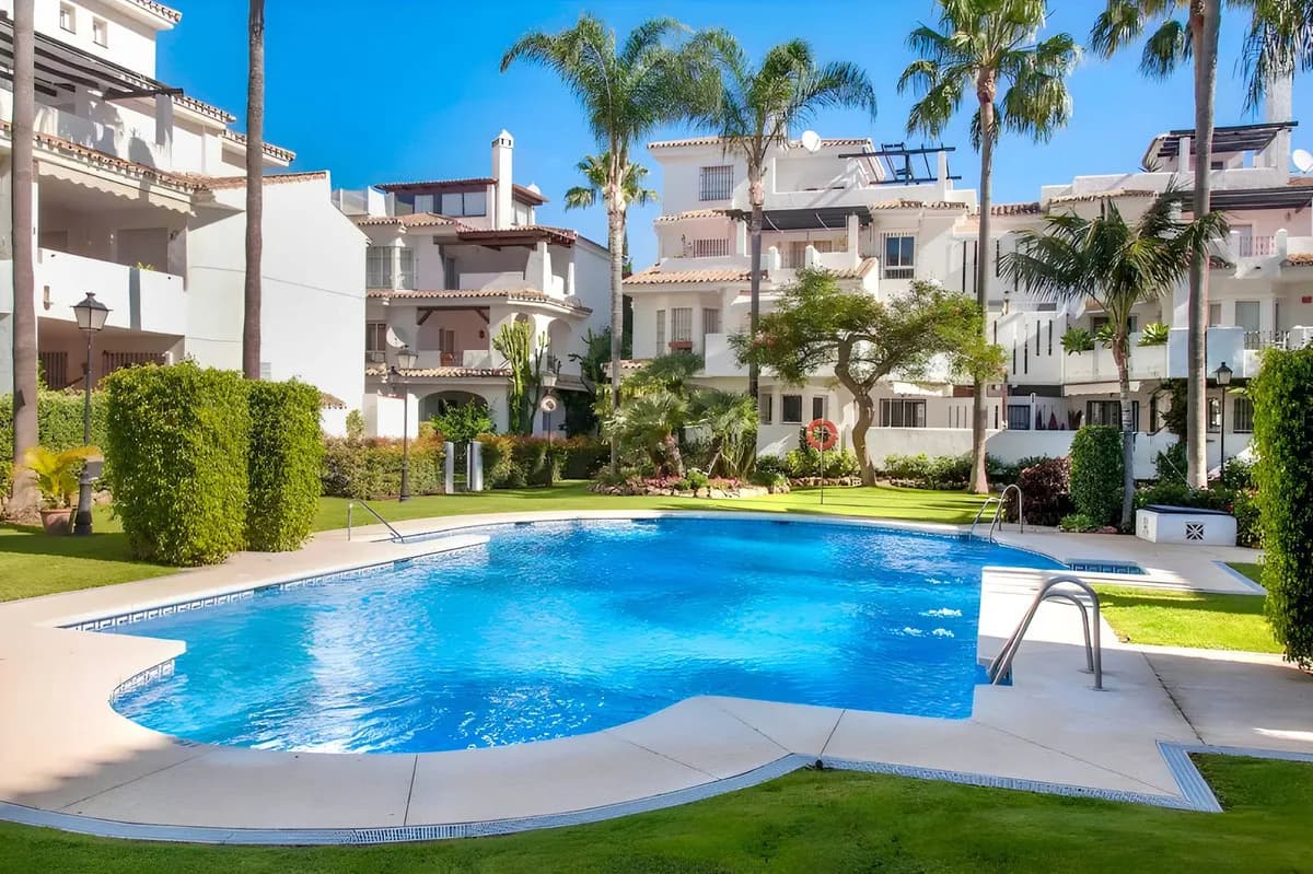 3 Bedroom Townhouse for Sale in Nueva Andalucía, Málaga - Image 5