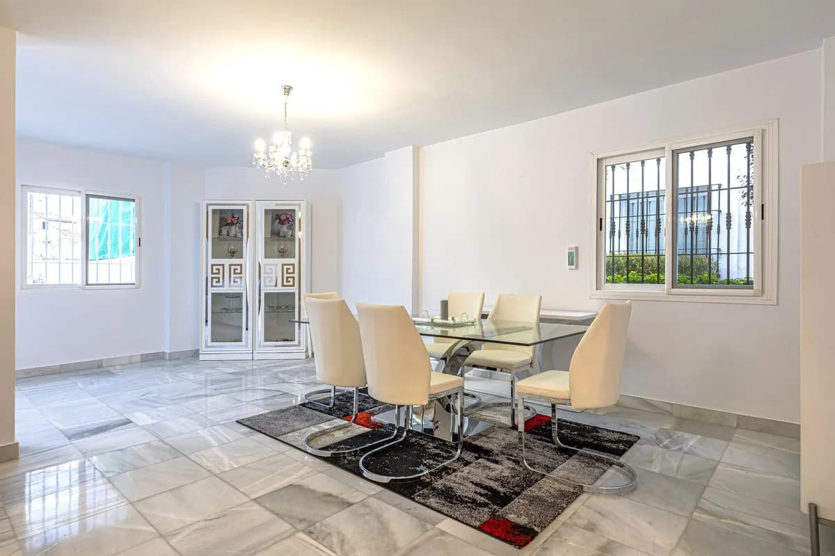 3 Bedroom Townhouse for Sale in Nueva Andalucía, Málaga - Image 7