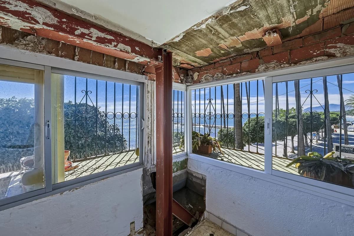 5 Bedroom Penthouse for Sale in Marbella, Málaga - Image 8