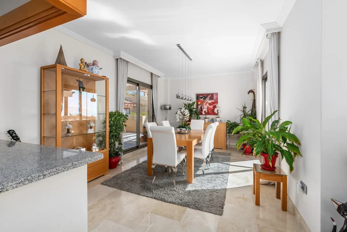 3 Bedroom Penthouse for Sale in Benahavís, Málaga - Image 3