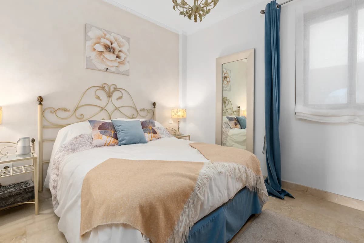 3 Bedroom Penthouse for Sale in Benahavís, Málaga - Image 9