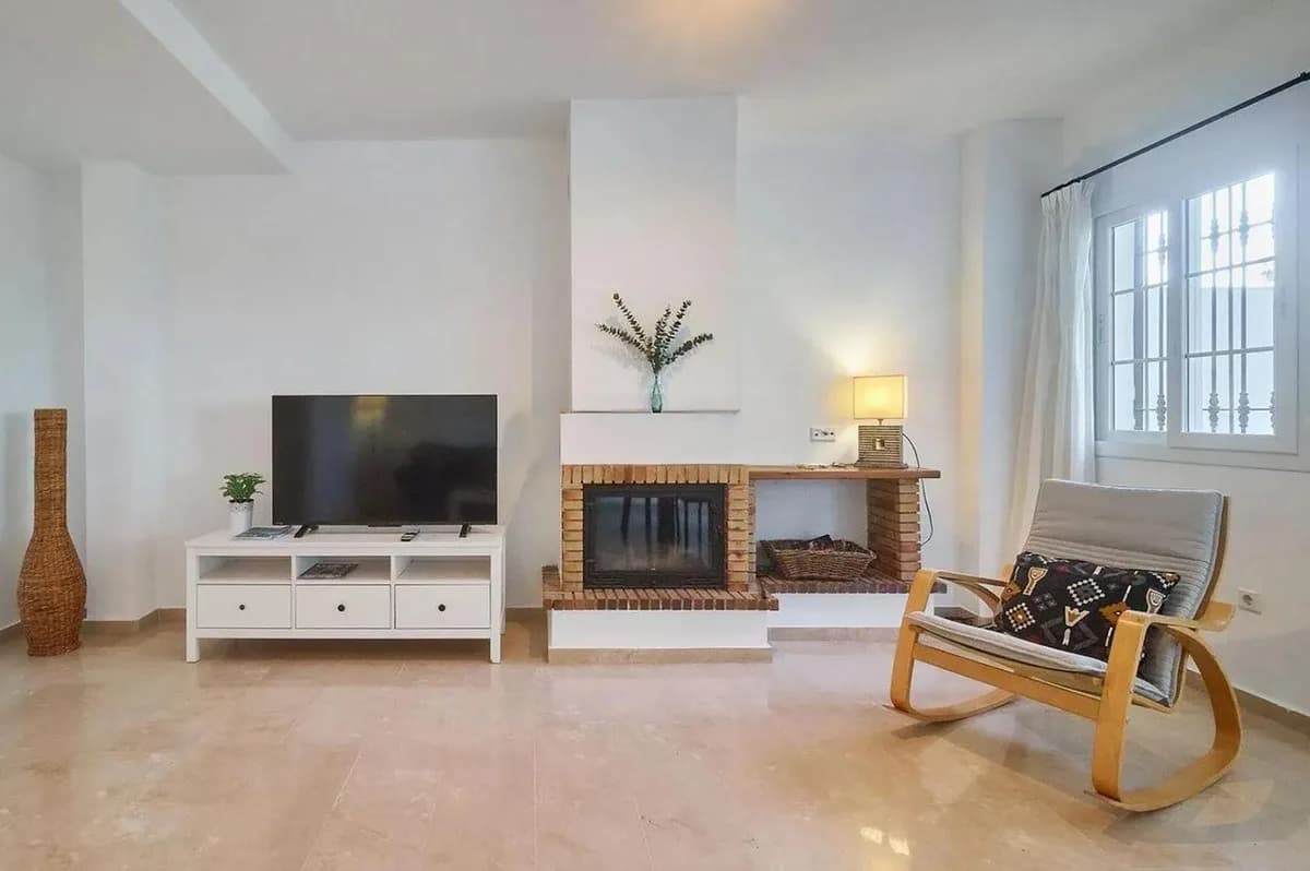 3 Bedroom Townhouse for Sale in Lauro Golf, Málaga - Image 5