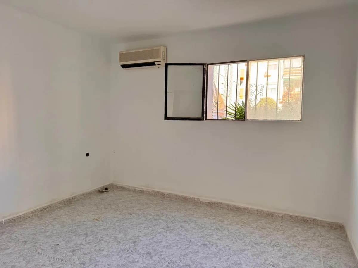 3 Bedroom Ground Floor Apartment for Sale in Torremolinos, Málaga