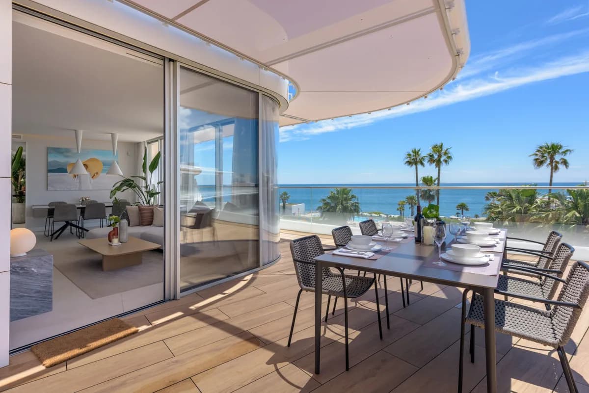 3 Bedroom Penthouse for Sale in Estepona, Málaga - Image 2