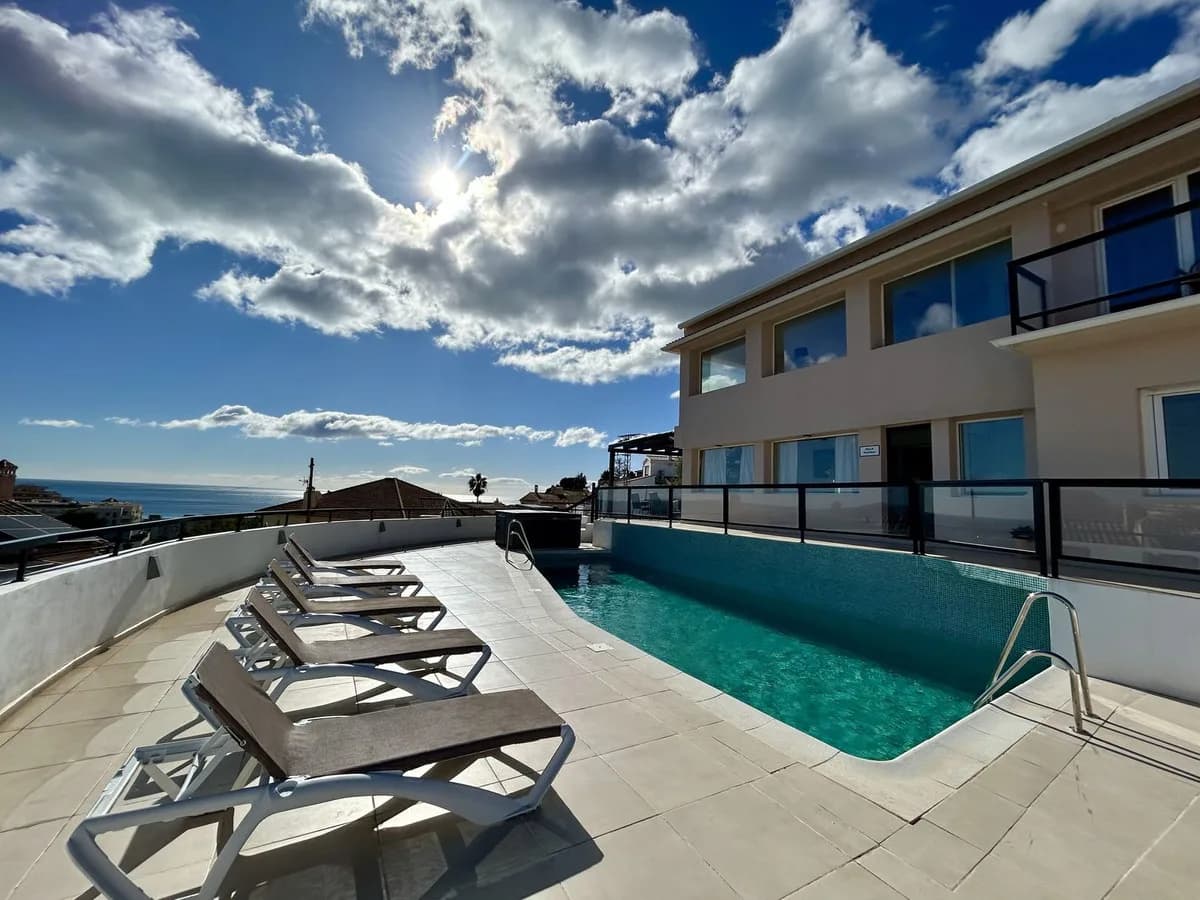 6 Bedroom Detached Villa for Sale in Torreblanca, Málaga - Image 3