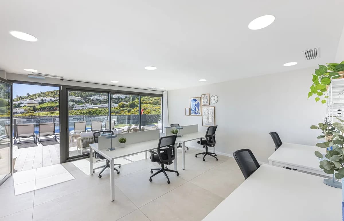 3 Bedroom Townhouse for Sale in Riviera del Sol, Málaga - Image 4