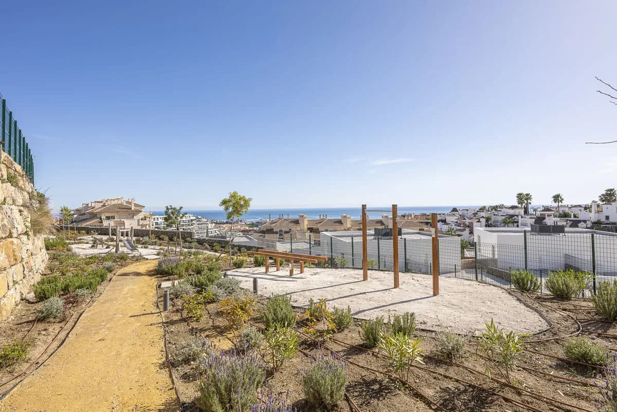3 Bedroom Townhouse for Sale in Riviera del Sol, Málaga - Image 9