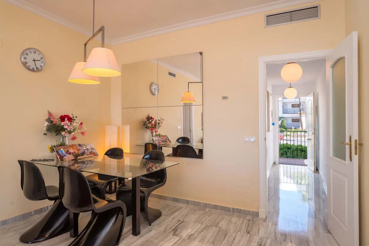 2 Bedroom Middle Floor Apartment for Sale in Alhaurin Golf, Málaga - Image 5