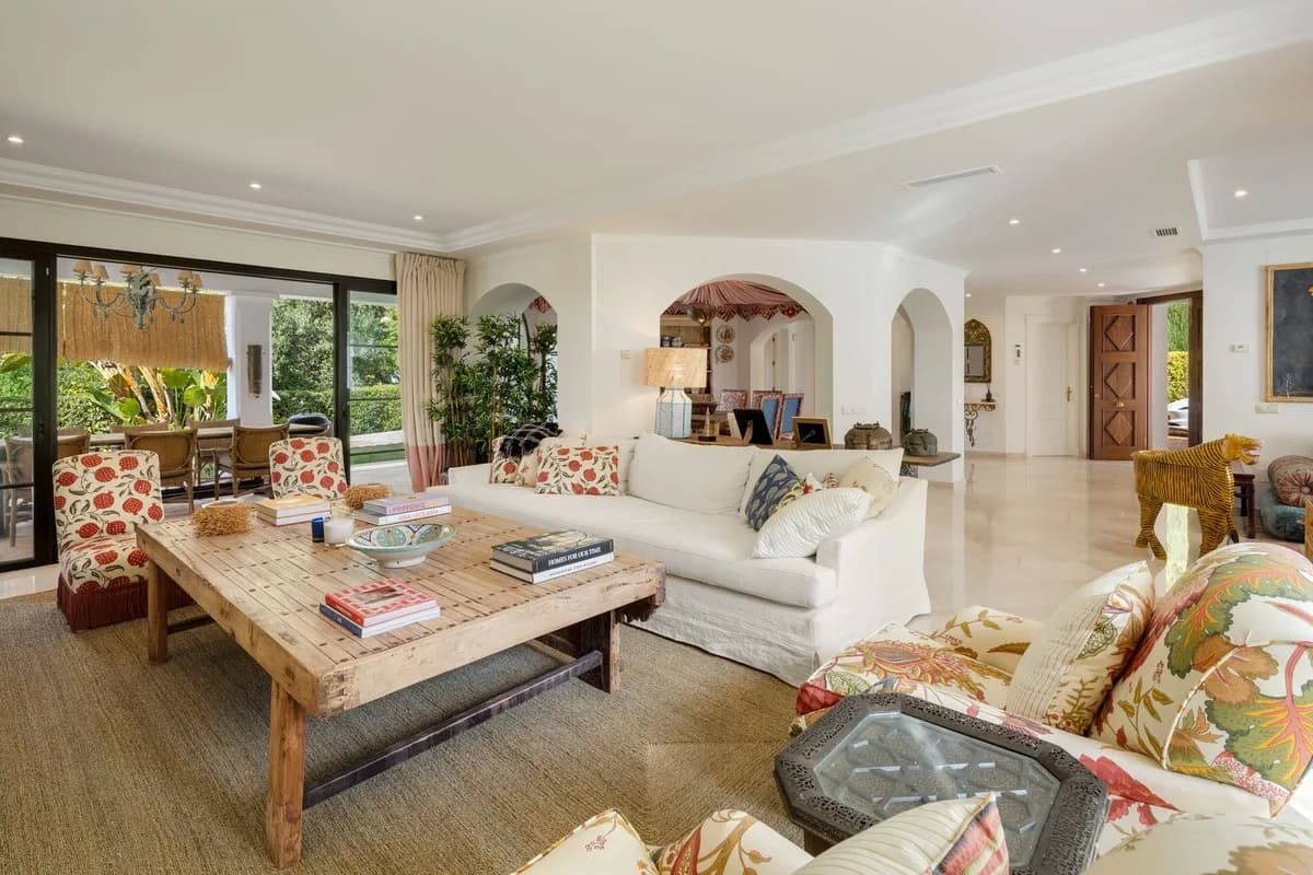4 Bedroom Detached Villa for Sale in Benahavís, Málaga - Image 5