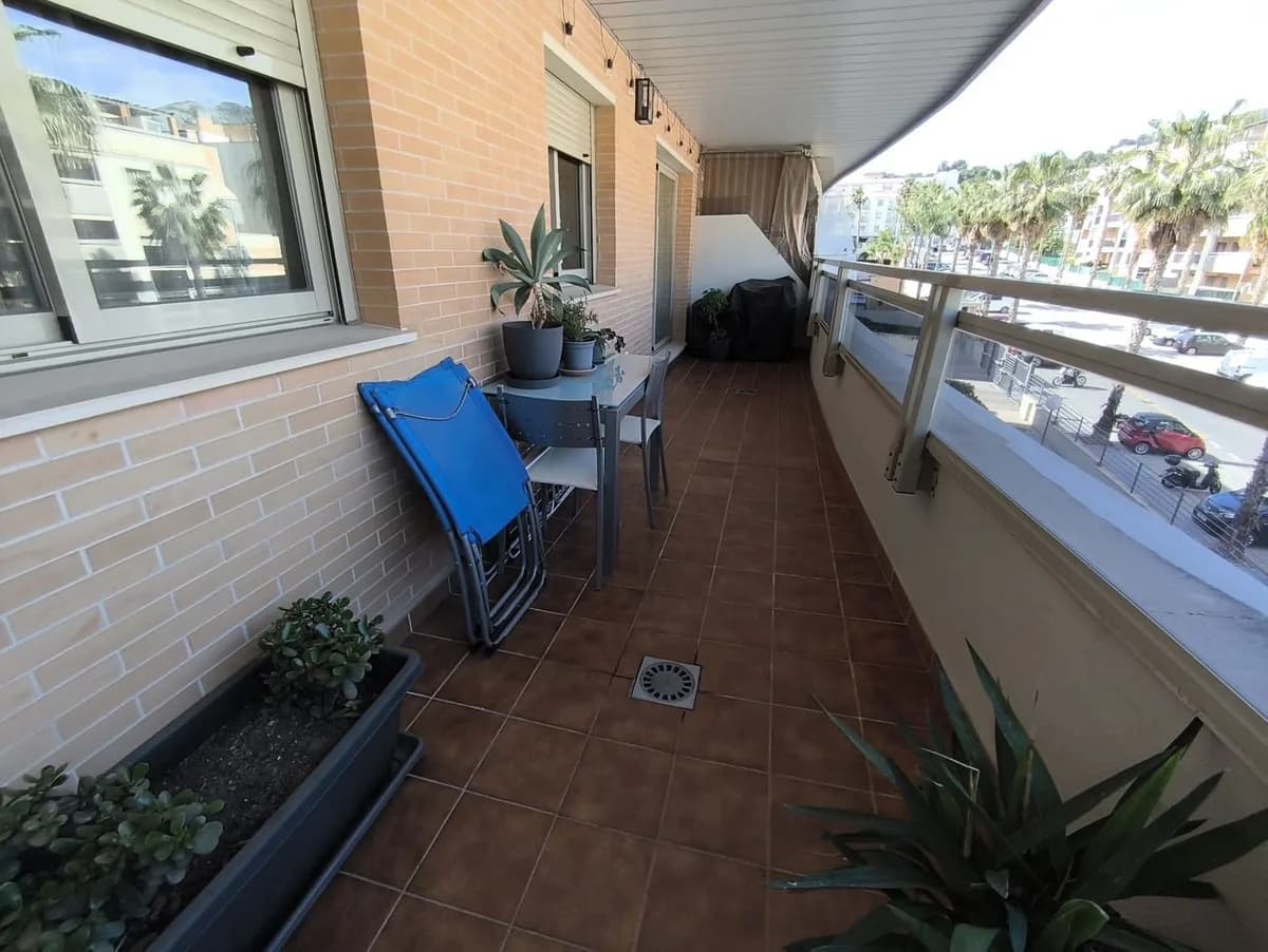 3 Bedroom Middle Floor Apartment for Sale in Torremolinos, Málaga - Image 4