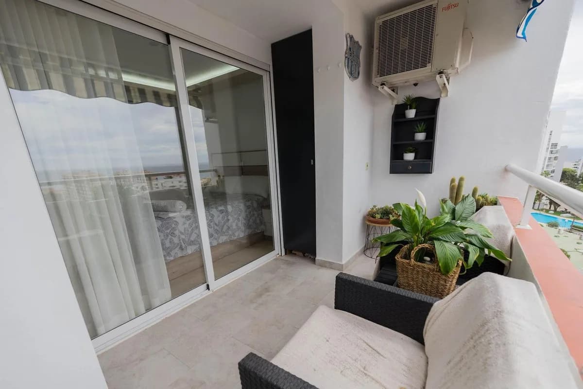 2 Bedroom Top Floor Apartment for Sale in Benalmadena, Málaga - Image 5