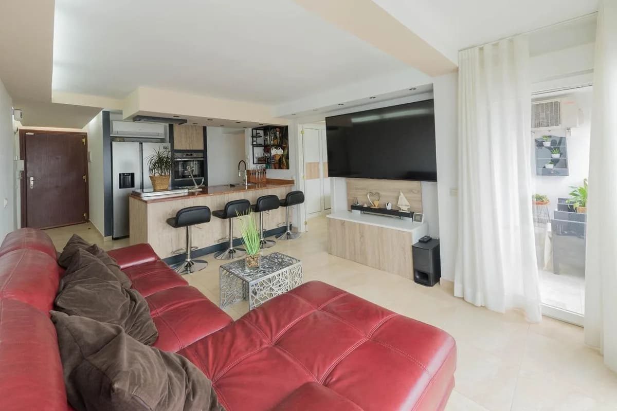 2 Bedroom Top Floor Apartment for Sale in Benalmadena, Málaga - Image 9