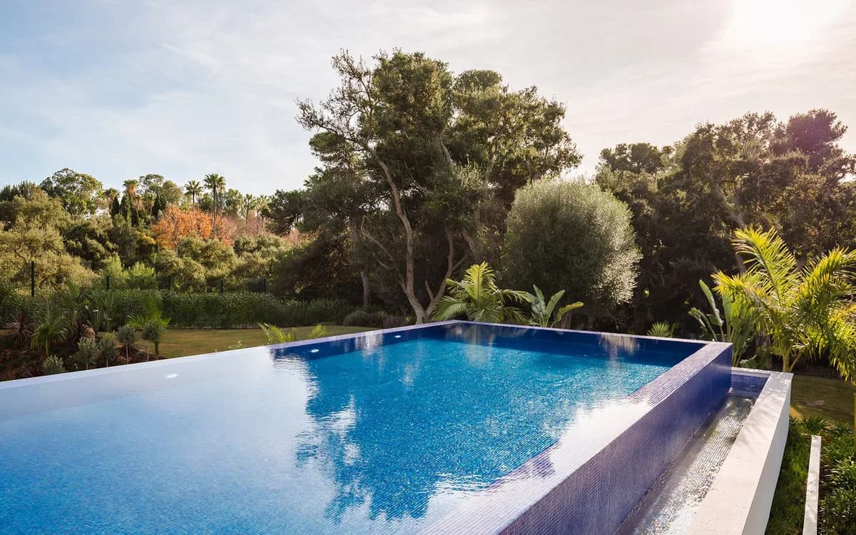 7 Bedroom Detached Villa for Sale in Sotogrande, Cádiz - Image 2