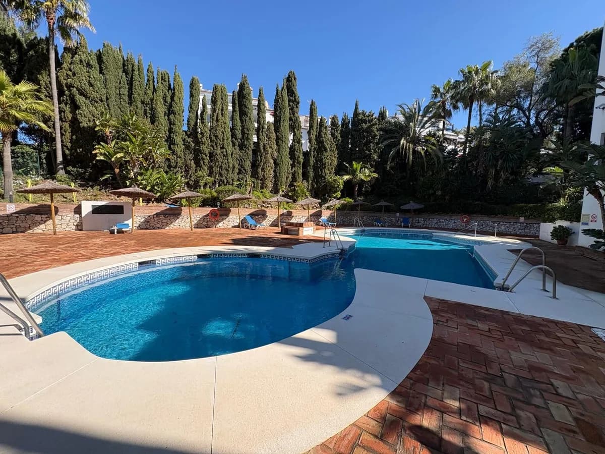 2 Bedroom Middle Floor Apartment for Sale in Reserva de Marbella, Málaga