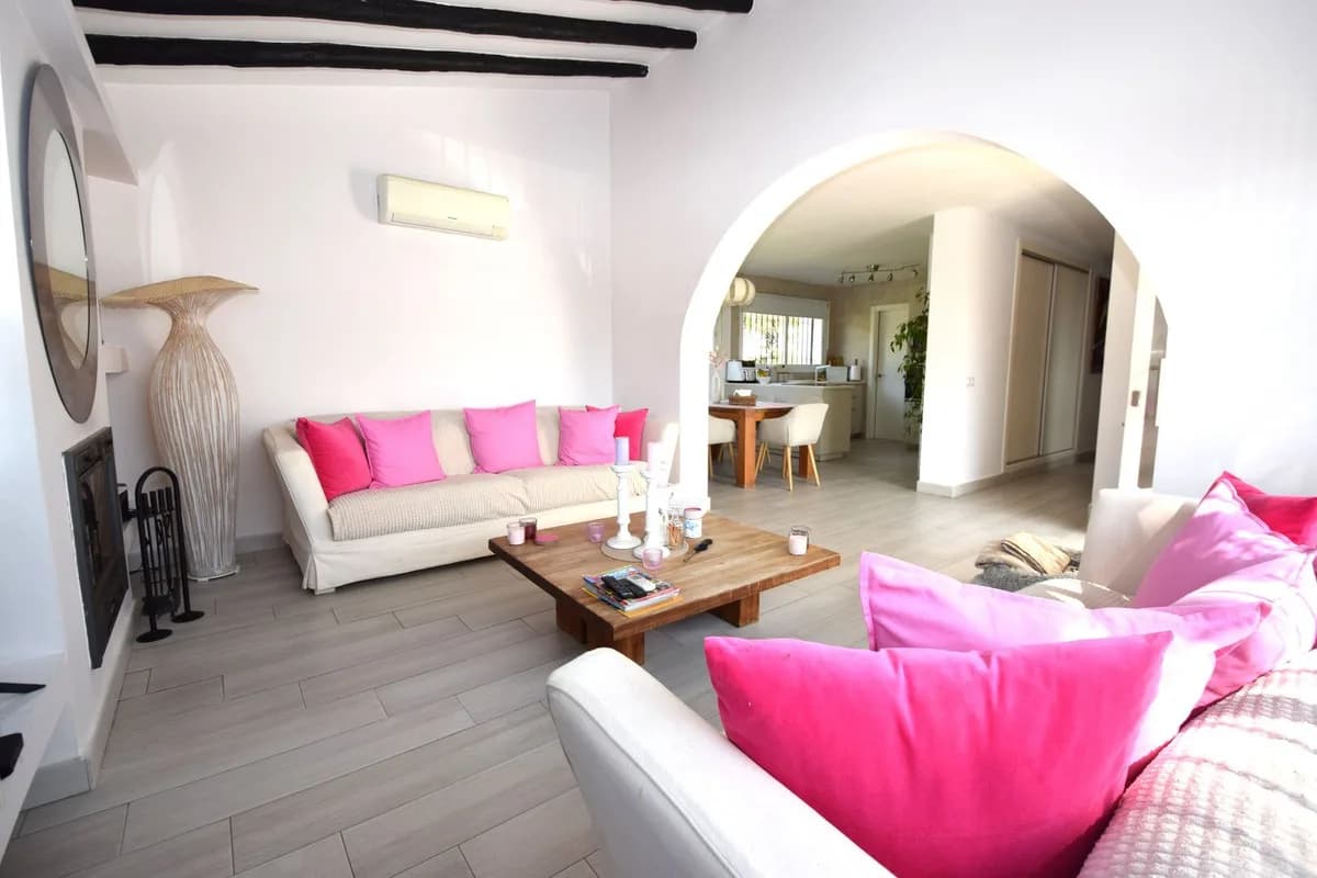 3 Bedroom Detached Villa for Sale in La Cala de Mijas, Málaga - Image 6