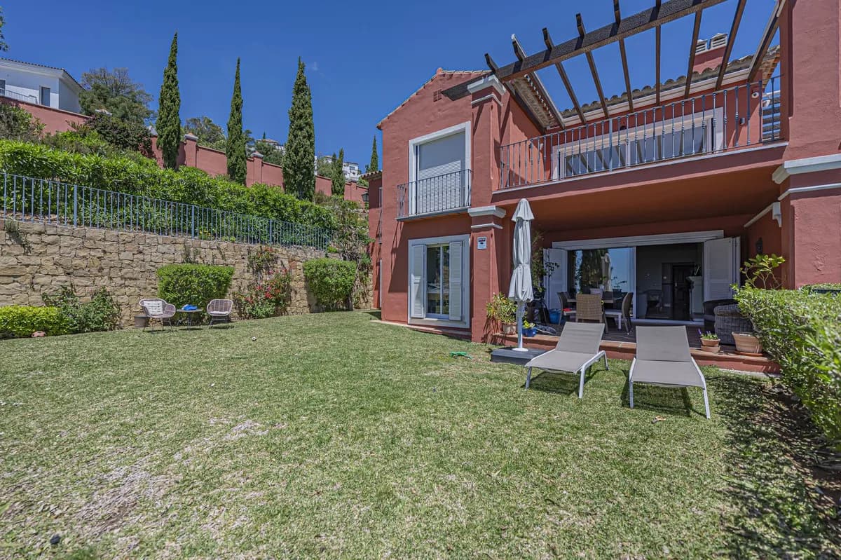 3 Bedroom Ground Floor Apartment for Sale in La Mairena, Málaga - Image 2