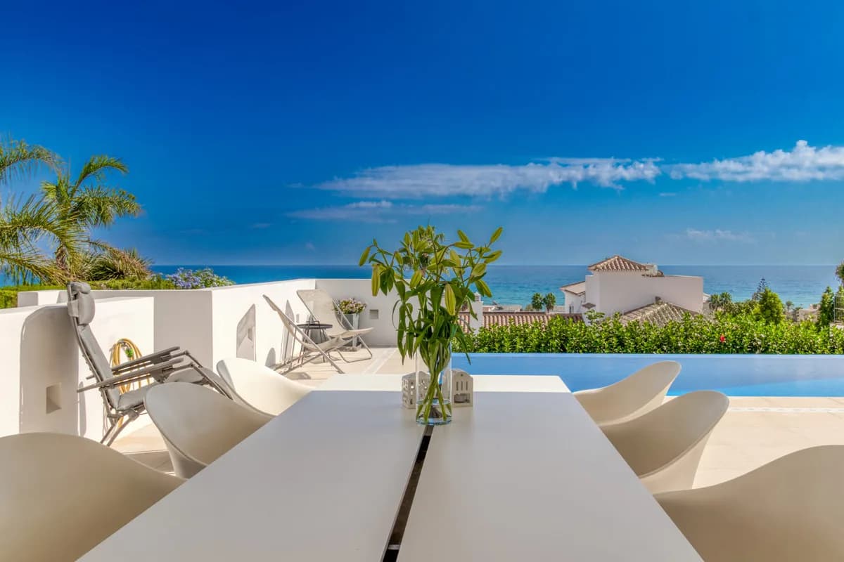 4 Bedroom Detached Villa for Sale in La Cala de Mijas, Málaga - Image 3