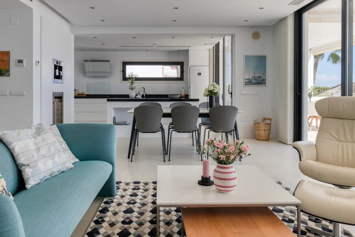 4 Bedroom Detached Villa for Sale in La Cala de Mijas, Málaga - Image 9
