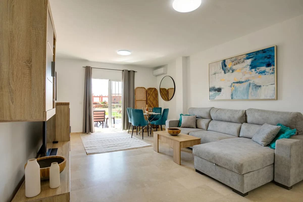2 Bedroom Ground Floor Apartment for Sale in Estepona, Málaga - Image 4