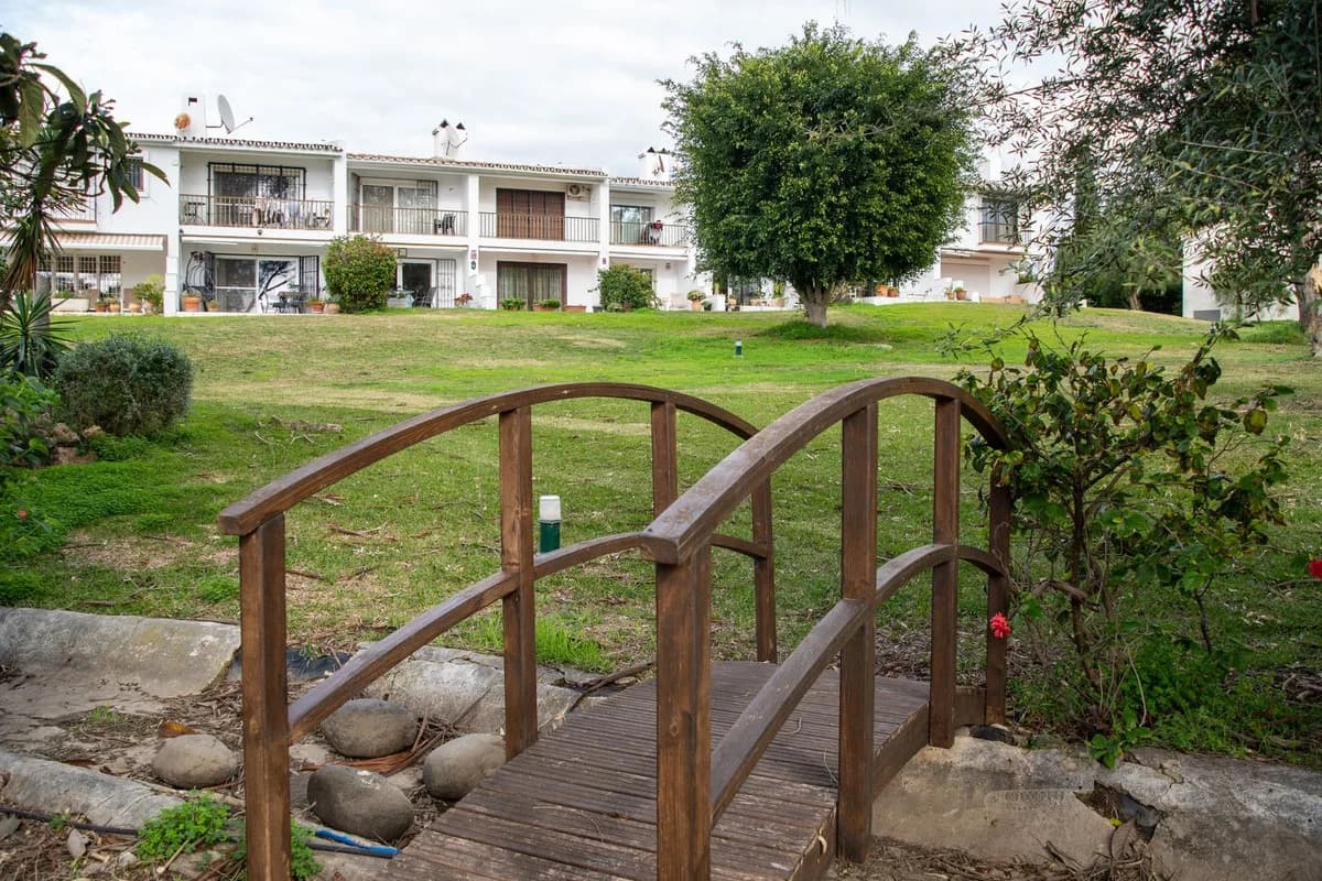 2 Bedroom Townhouse for Sale in Atalaya, Málaga - Image 4